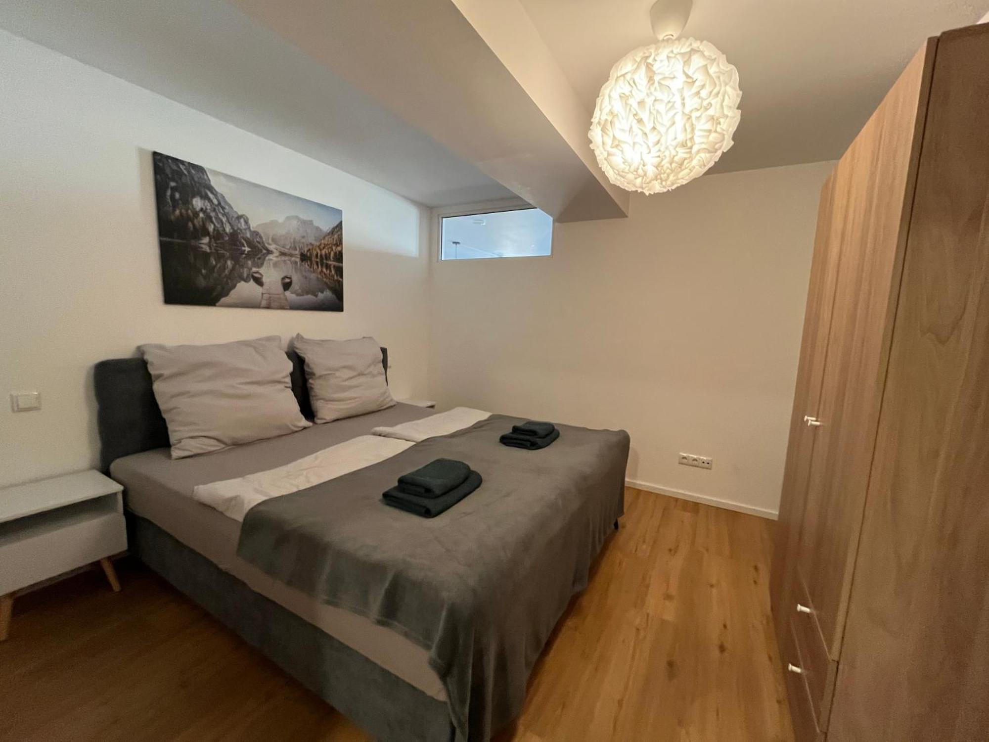 Traumhafte Business & Relax Wohnung Direkt Im Stadtkern Oettingens By Elation Homes Oettingen in Bayern Extérieur photo