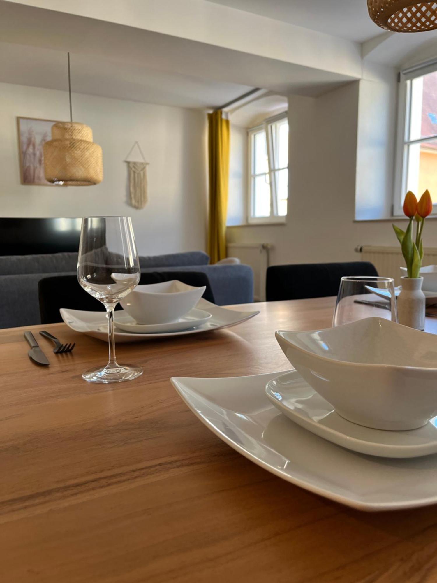 Traumhafte Business & Relax Wohnung Direkt Im Stadtkern Oettingens By Elation Homes Oettingen in Bayern Extérieur photo
