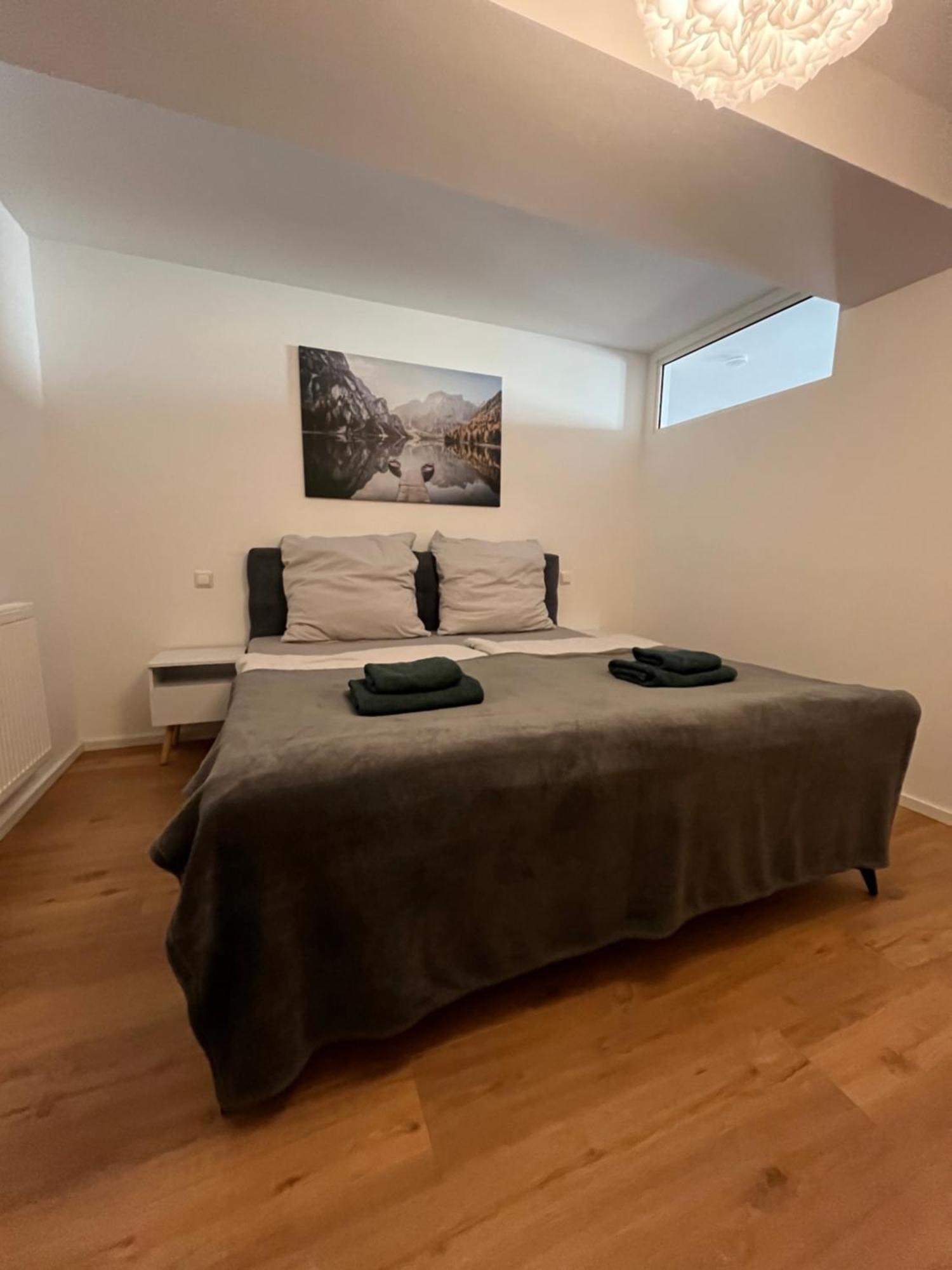 Traumhafte Business & Relax Wohnung Direkt Im Stadtkern Oettingens By Elation Homes Oettingen in Bayern Extérieur photo