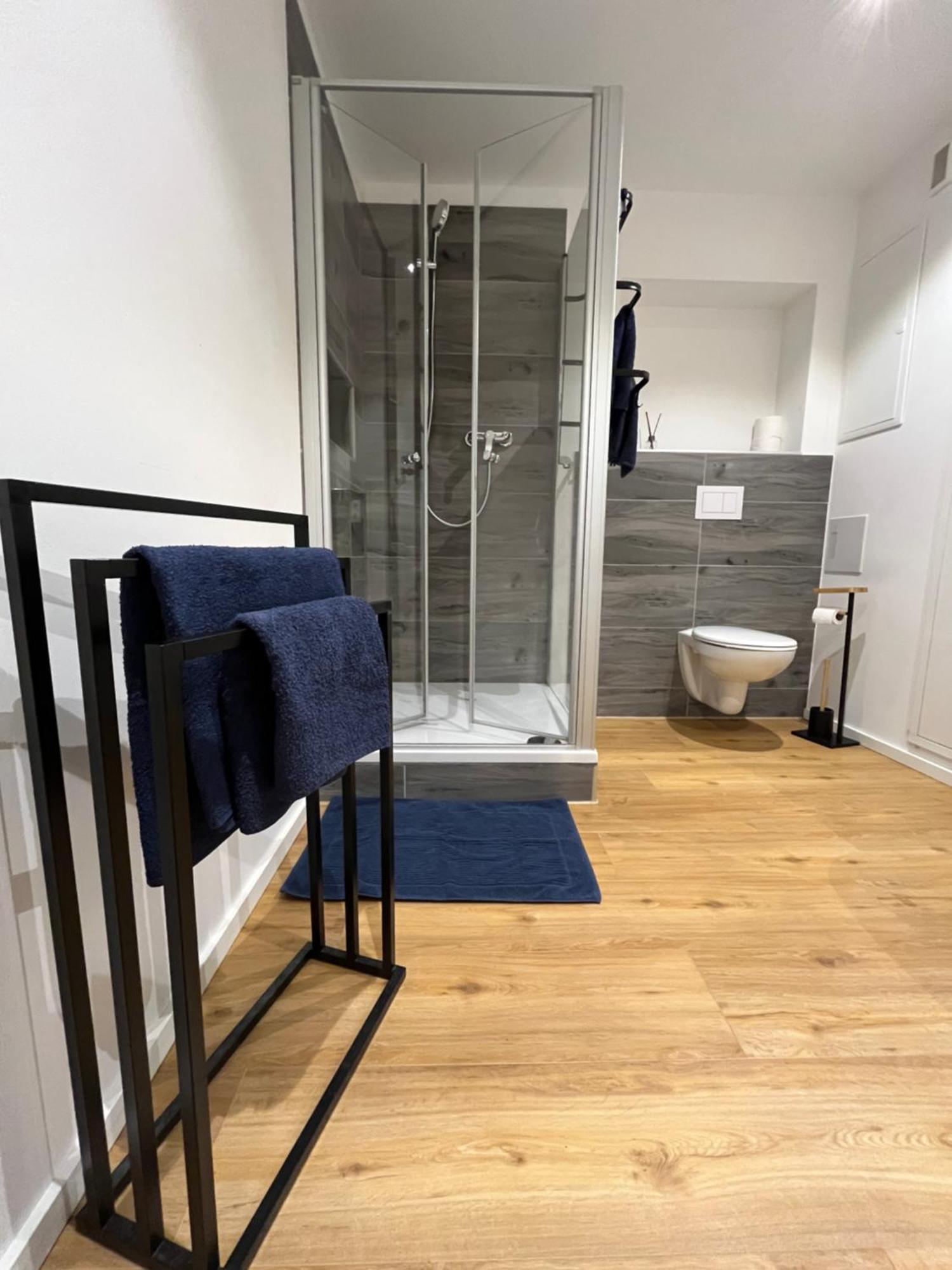 Traumhafte Business & Relax Wohnung Direkt Im Stadtkern Oettingens By Elation Homes Oettingen in Bayern Extérieur photo